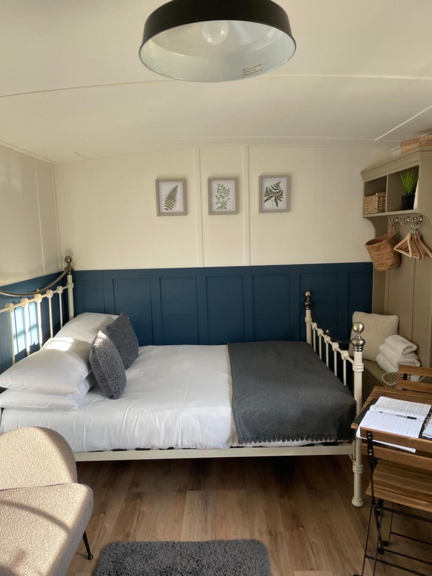 Rosemary Shepherds Hut, Clay Bank Huts Ingleby Greenhow Exterior photo